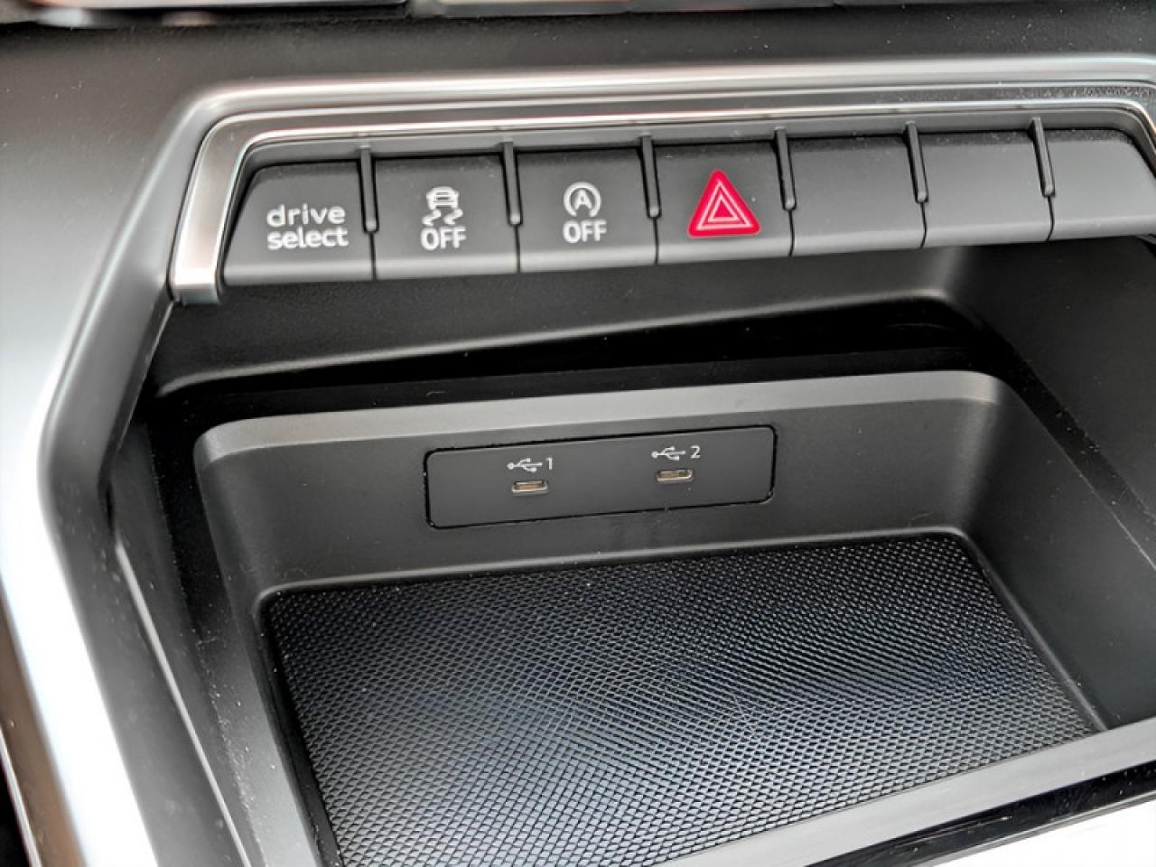 2022 Audi S3 Sedan 2.0 Komfort  **LOW KMS - SUNROOF** Photo