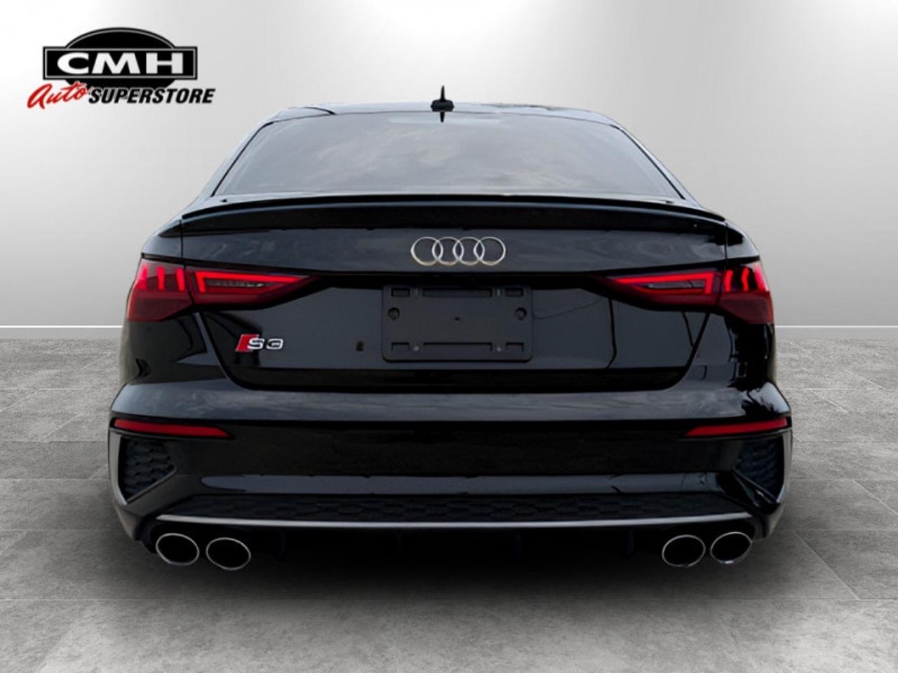 2022 Audi S3 Sedan 2.0 Komfort  **LOW KMS - SUNROOF** Photo3