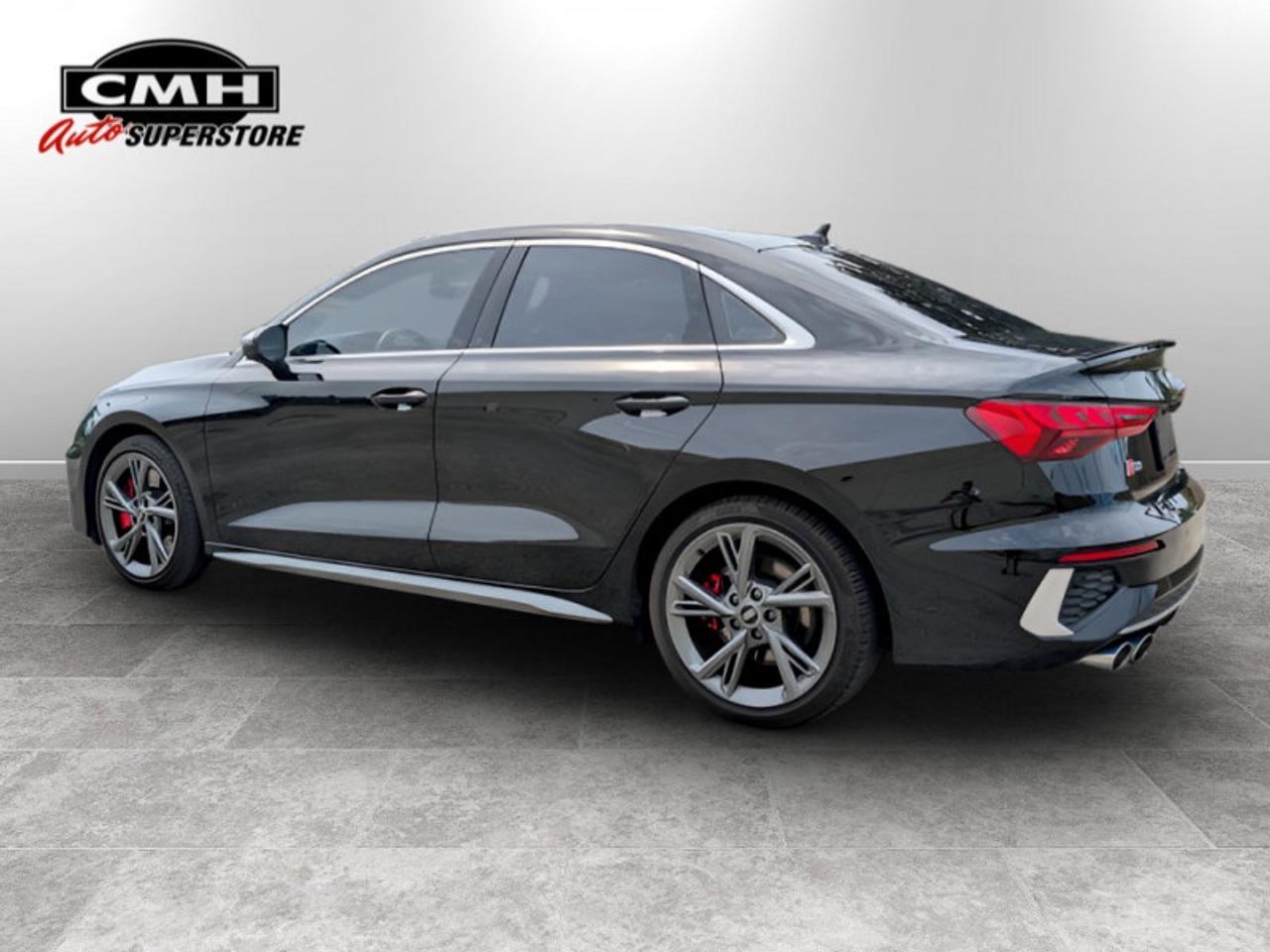 2022 Audi S3 Sedan 2.0 Komfort  **LOW KMS - SUNROOF** Photo