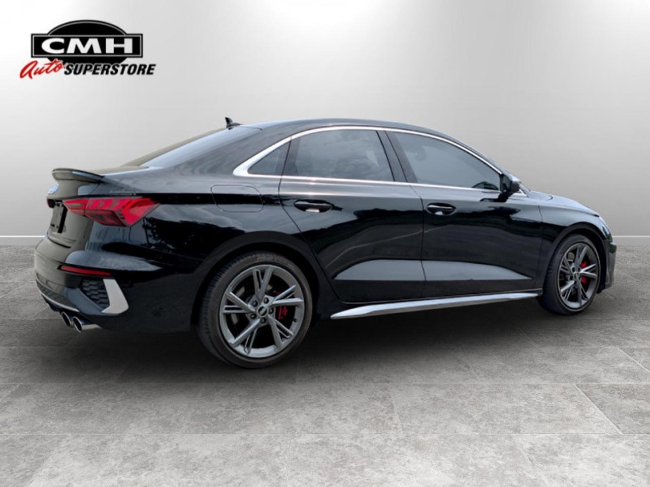 2022 Audi S3 Sedan 2.0 Komfort  **LOW KMS - SUNROOF** Photo