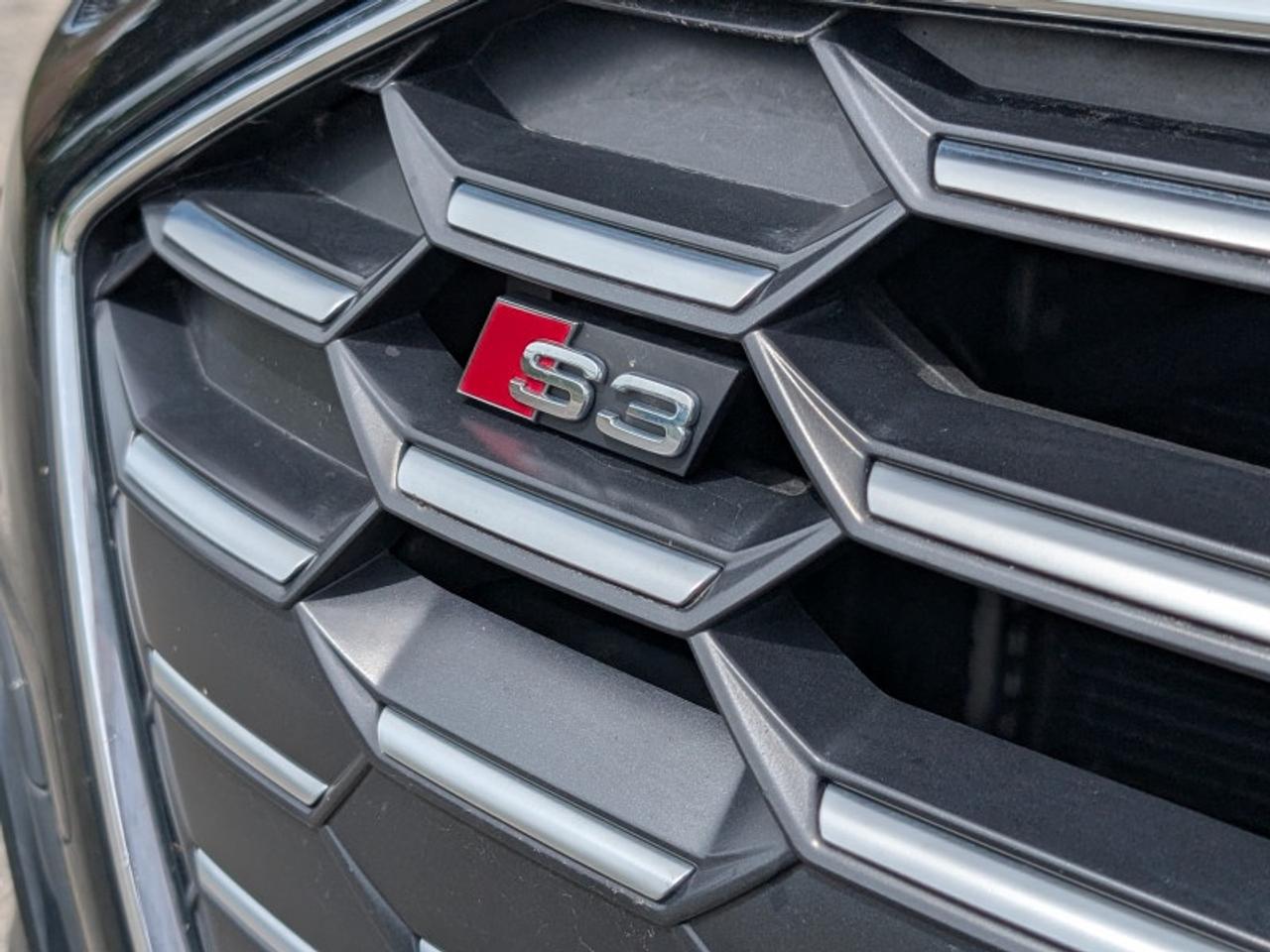 2022 Audi S3 Sedan 2.0 Komfort  **LOW KMS - SUNROOF** Photo