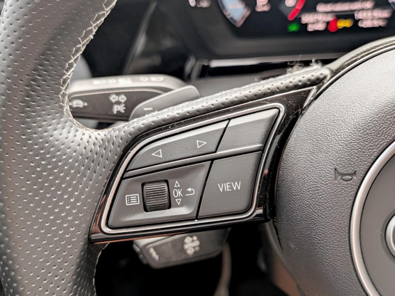 2022 Audi S3 Sedan 2.0 Komfort  **LOW KMS - SUNROOF** Photo