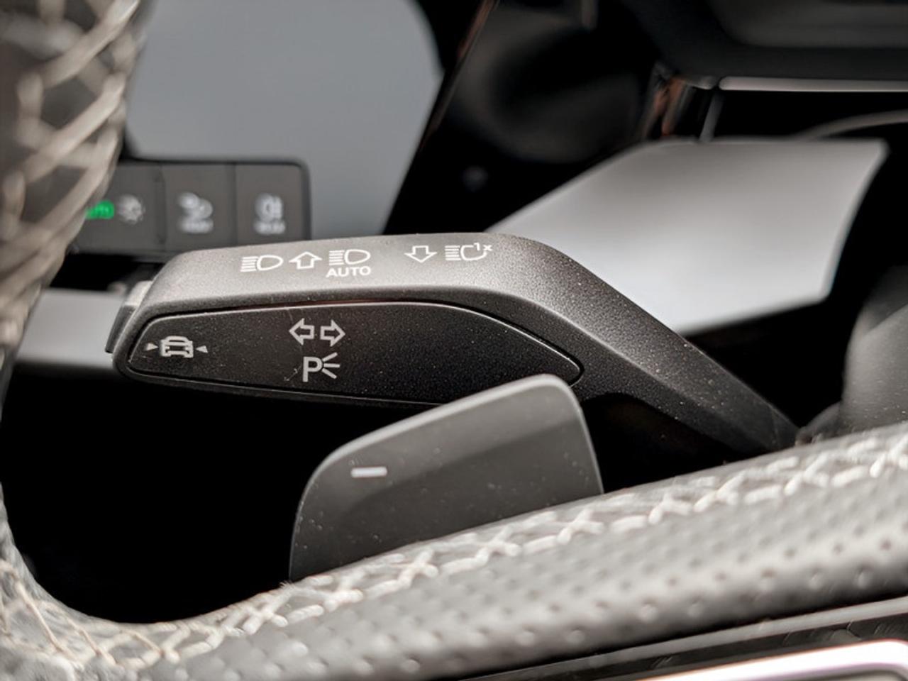 2022 Audi S3 Sedan 2.0 Komfort  **LOW KMS - SUNROOF** Photo