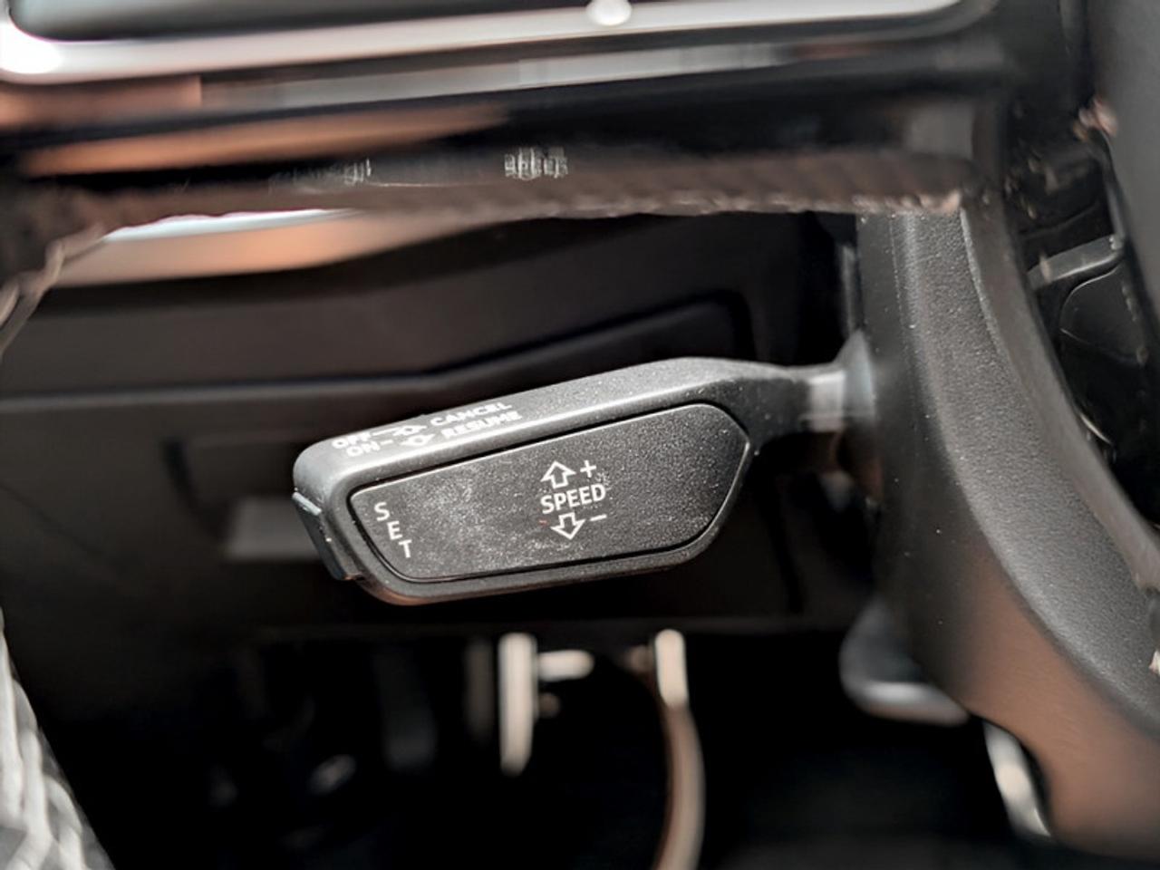 2022 Audi S3 Sedan 2.0 Komfort  **LOW KMS - SUNROOF** Photo