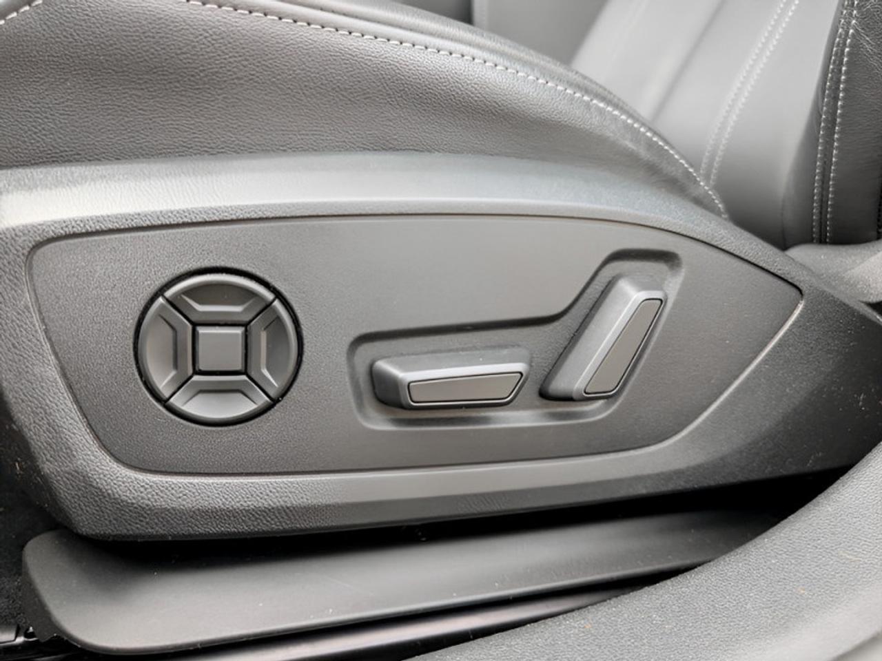 2022 Audi S3 Sedan 2.0 Komfort  **LOW KMS - SUNROOF** Photo