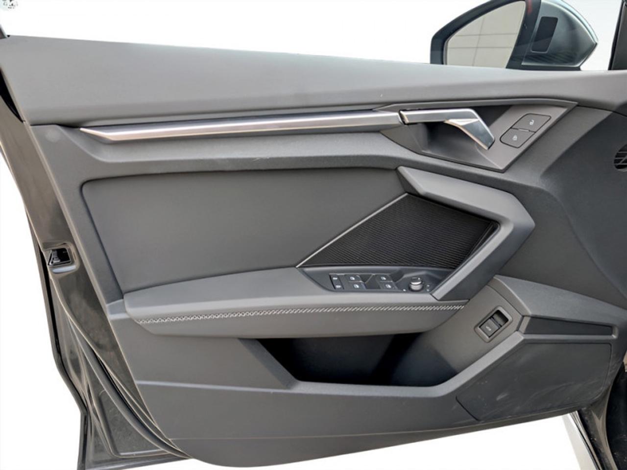 2022 Audi S3 Sedan 2.0 Komfort  **LOW KMS - SUNROOF** Photo