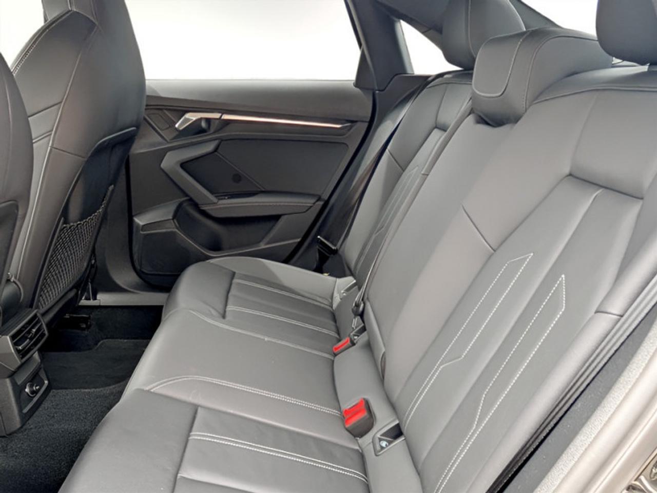 2022 Audi S3 Sedan 2.0 Komfort  **LOW KMS - SUNROOF** Photo