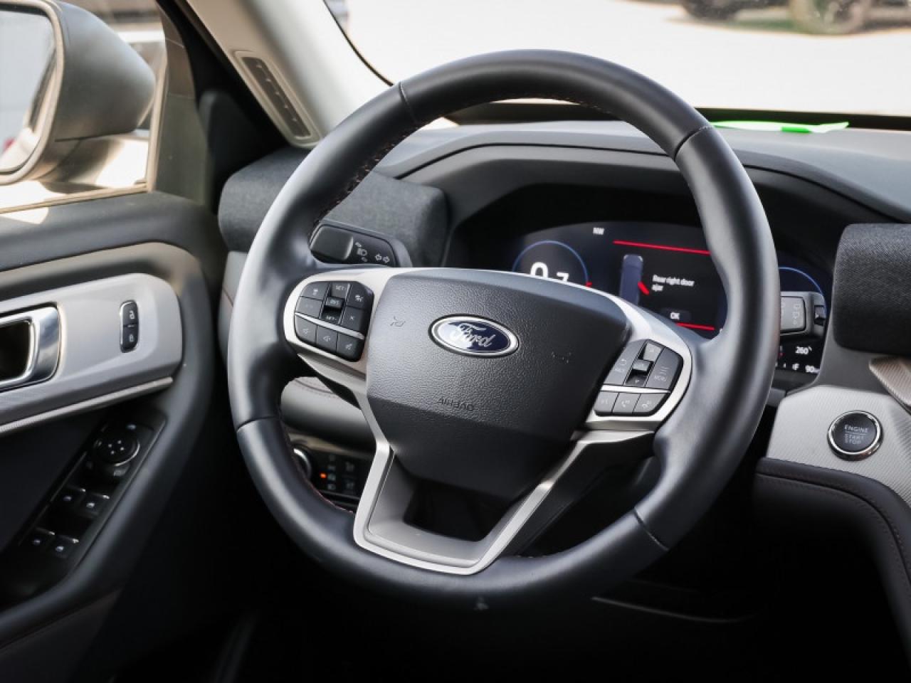 2025 Ford Explorer Active  - Heated Seats - $327 B/W Photo
