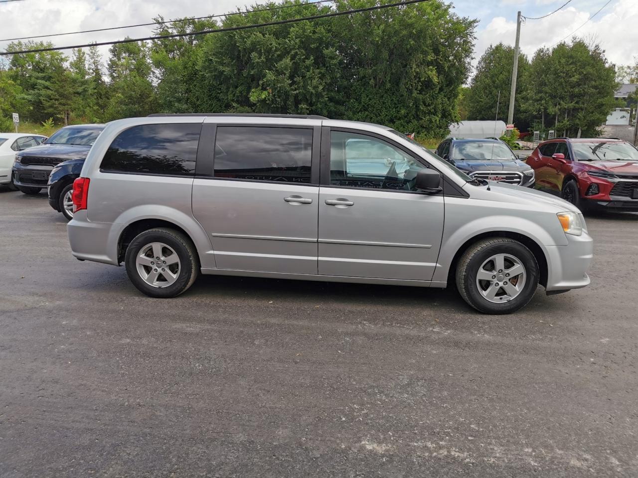 2012 Dodge Grand Caravan SE - Photo #4