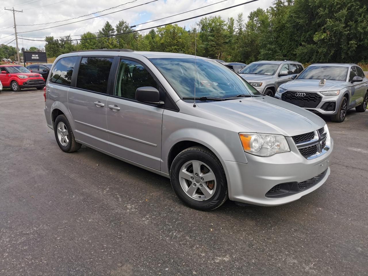 2012 Dodge Grand Caravan SE - Photo #3