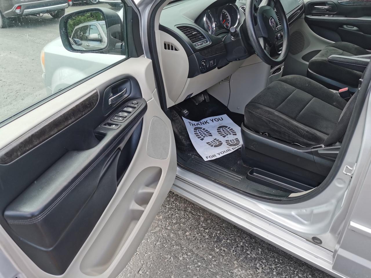 2012 Dodge Grand Caravan SE - Photo #10