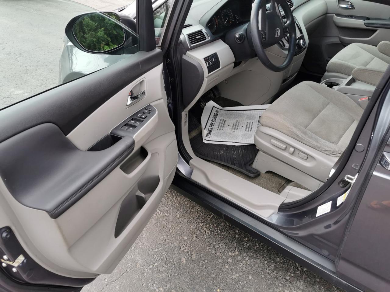 2014 Honda Odyssey EX - Photo #9
