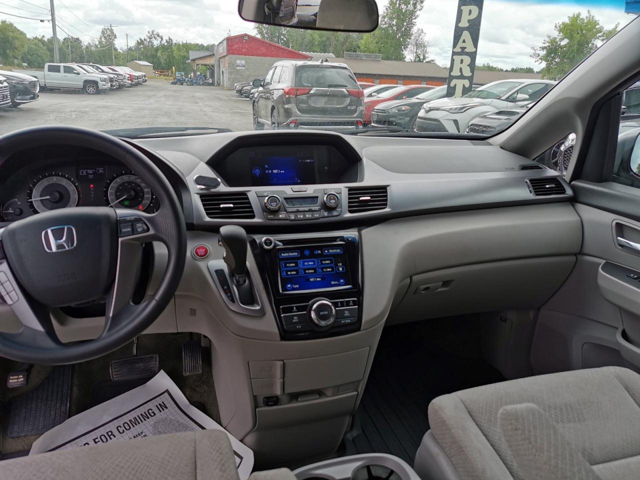 2014 Honda Odyssey EX - Photo #24