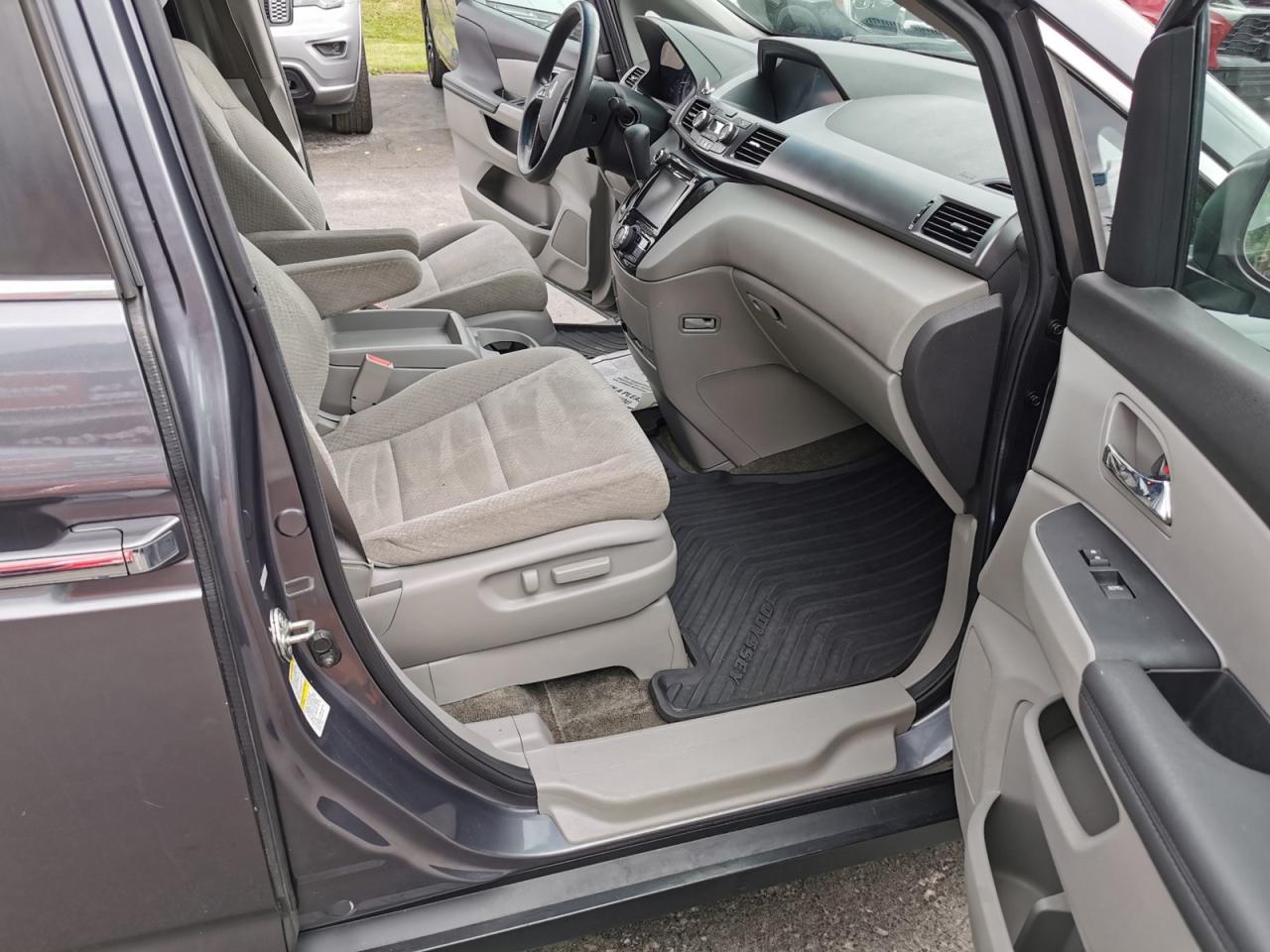 2014 Honda Odyssey EX - Photo #28
