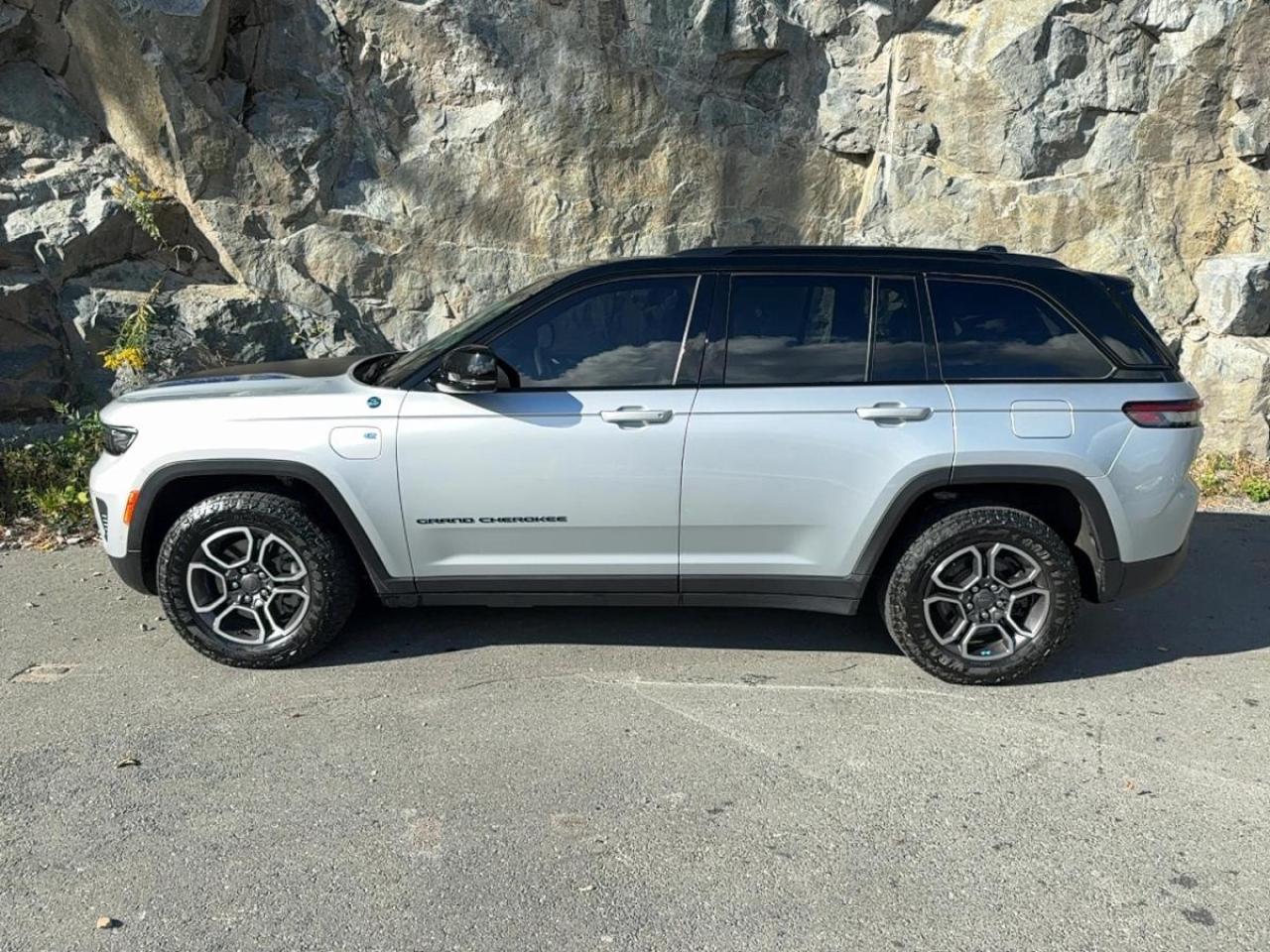 2022 Jeep Grand Cherokee 4xe Trailhawk 4x4 Photo3