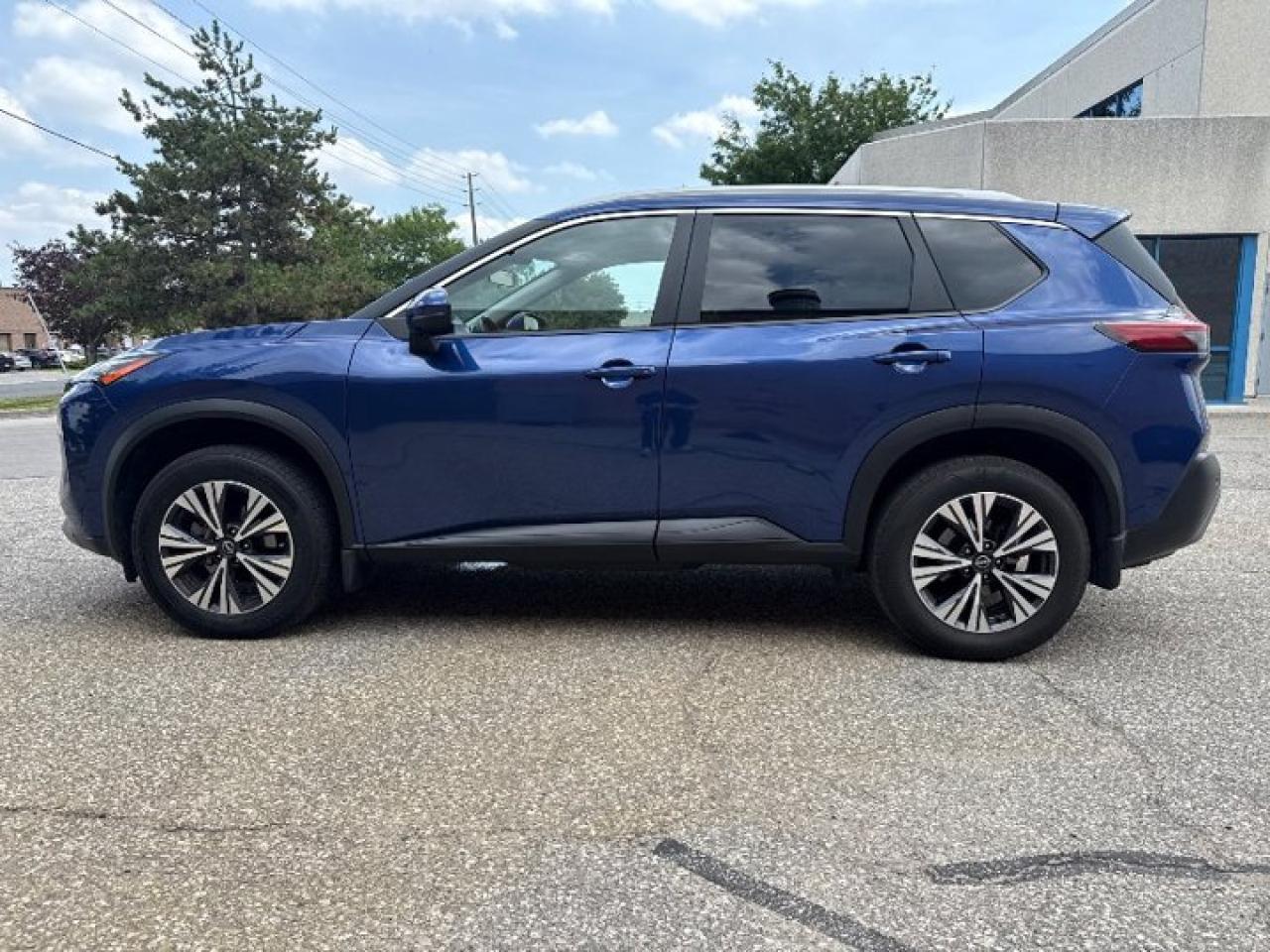 Used 2023 Nissan Rogue SV AWD | Pano Roof | Heated Wheel + Seats | CarPlay + Android | Rear Camera | and more! for sale in Guelph, ON