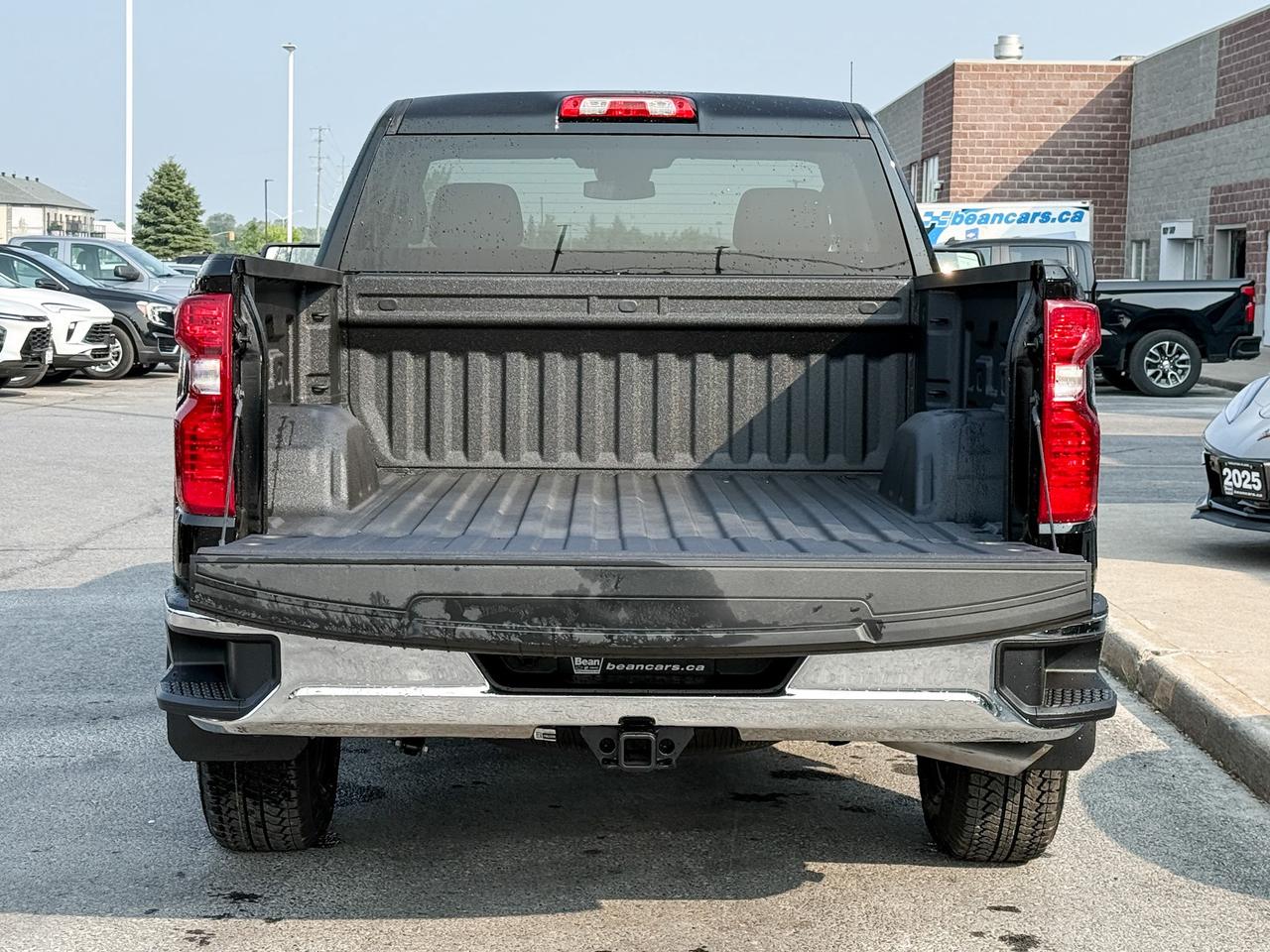 2025 Chevrolet Silverado 1500 Work Truck 2.7L 4 CYL WITH REMOTE ENTRY, HITCH GUIDANCE, TRAILER BRAKE CONTROLLER, HD REAR VISION CAMERA, ANDROID AUTO AND APPLE CARPLAY Photo