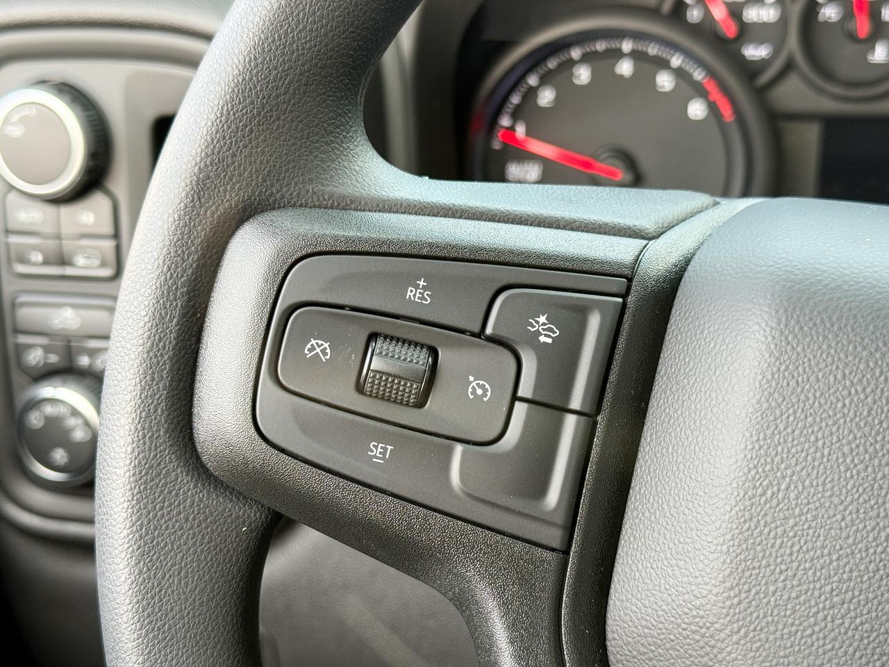 2025 Chevrolet Silverado 1500 Work Truck 2.7L 4 CYL WITH REMOTE ENTRY, HITCH GUIDANCE, TRAILER BRAKE CONTROLLER, HD REAR VISION CAMERA, ANDROID AUTO AND APPLE CARPLAY Photo