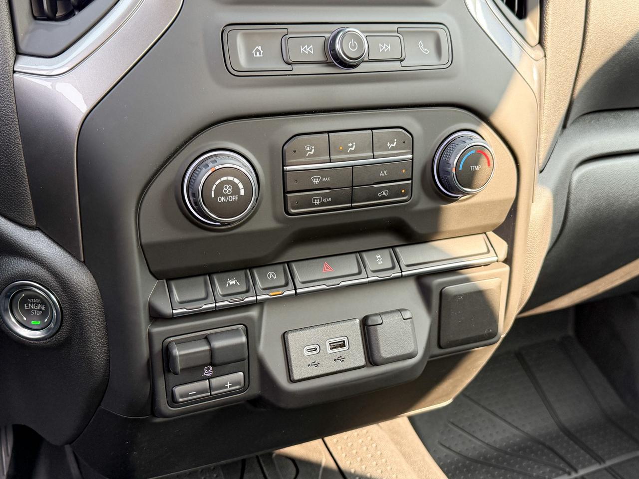 2025 Chevrolet Silverado 1500 Work Truck 2.7L 4 CYL WITH REMOTE ENTRY, HITCH GUIDANCE, TRAILER BRAKE CONTROLLER, HD REAR VISION CAMERA, ANDROID AUTO AND APPLE CARPLAY Photo