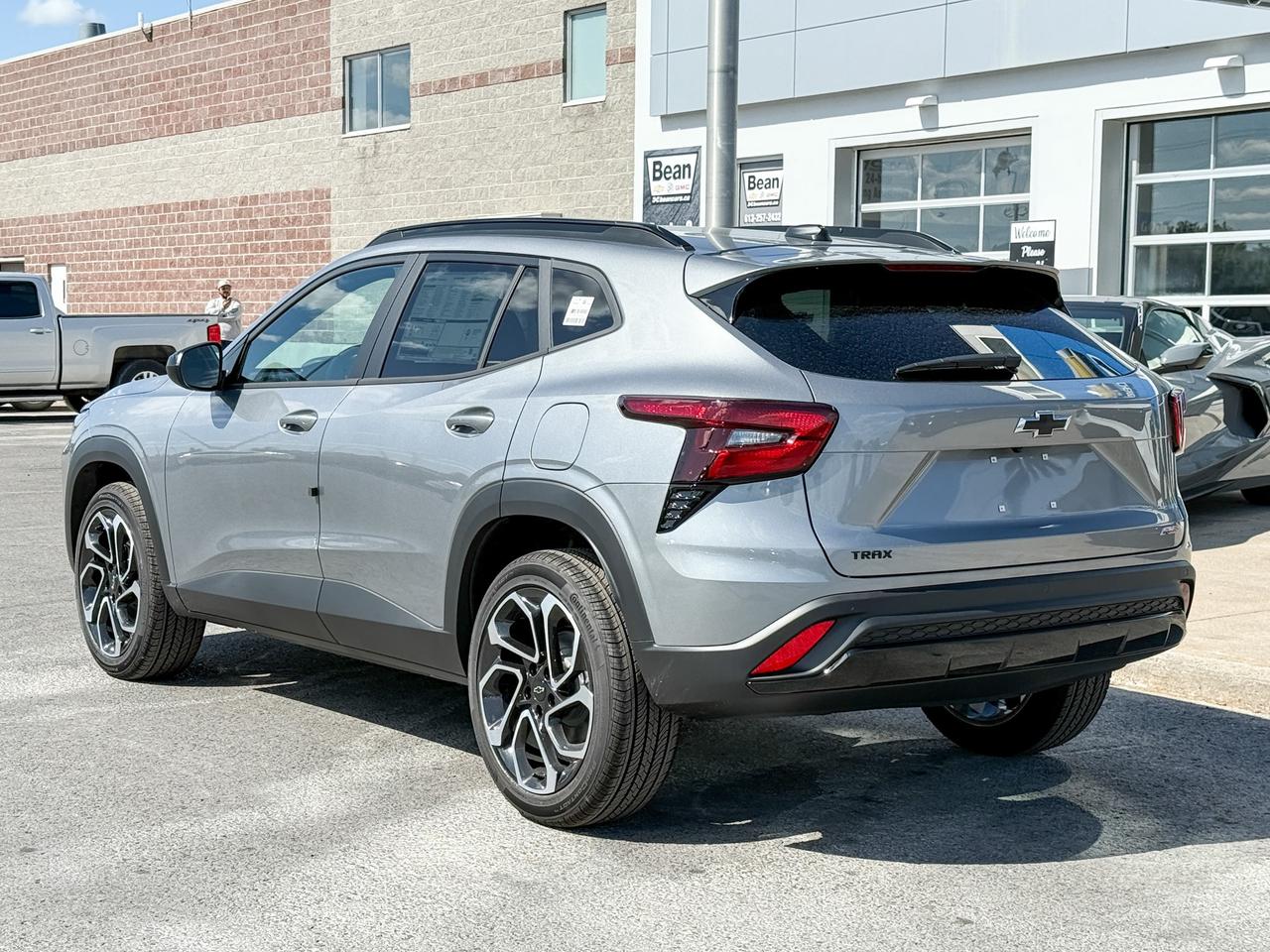 2025 Chevrolet Trax 2RS 1.2L 3 CYL WITH REMOTE START/ENTRY, HEATED SEATS, HEATED STEERING WHEEL, APPLE CARPLAY AND ANDROID AUTO Photo