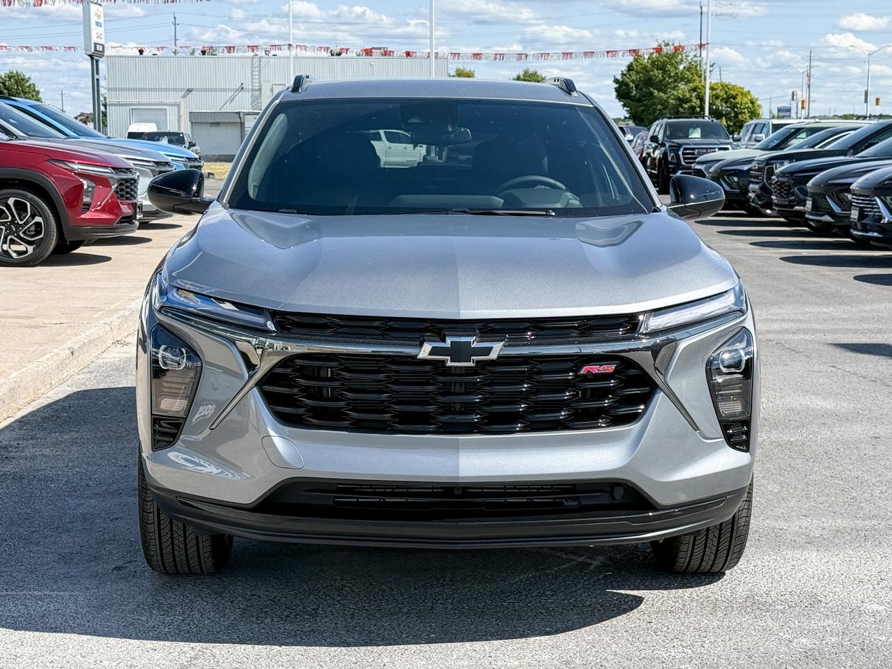 2025 Chevrolet Trax 2RS 1.2L 3 CYL WITH REMOTE START/ENTRY, HEATED SEATS, HEATED STEERING WHEEL, APPLE CARPLAY AND ANDROID AUTO Photo