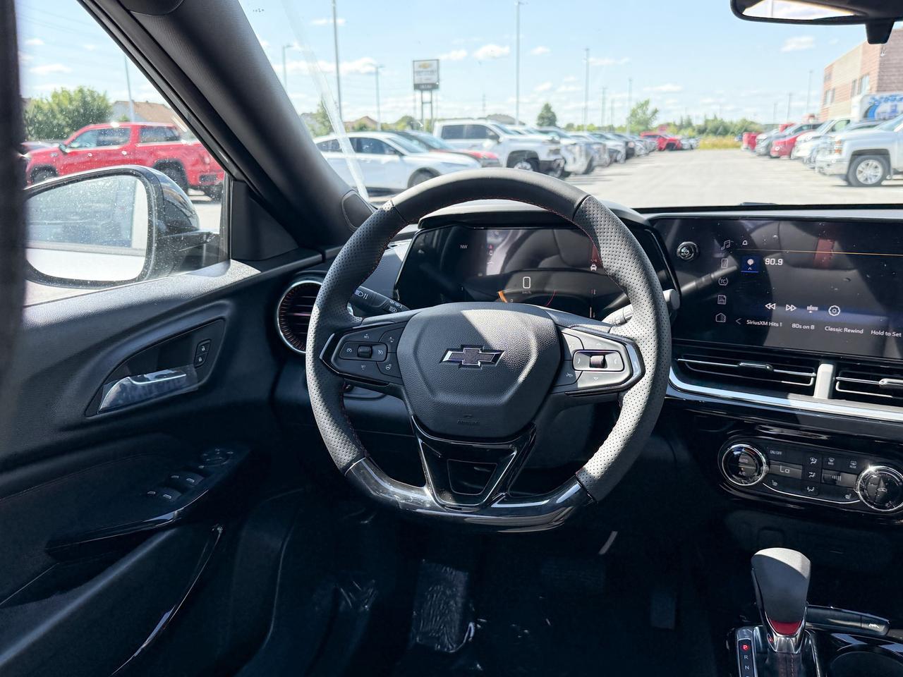 2025 Chevrolet Trax 2RS 1.2L 3 CYL WITH REMOTE START/ENTRY, HEATED SEATS, HEATED STEERING WHEEL, APPLE CARPLAY AND ANDROID AUTO Photo