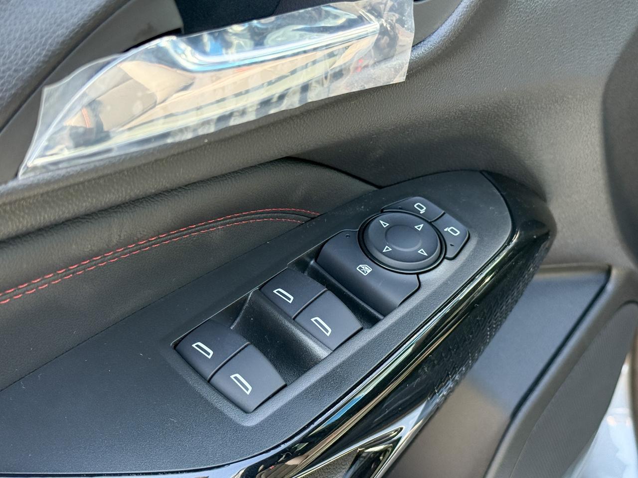 2025 Chevrolet Trax 2RS 1.2L 3 CYL WITH REMOTE START/ENTRY, HEATED SEATS, HEATED STEERING WHEEL, APPLE CARPLAY AND ANDROID AUTO Photo