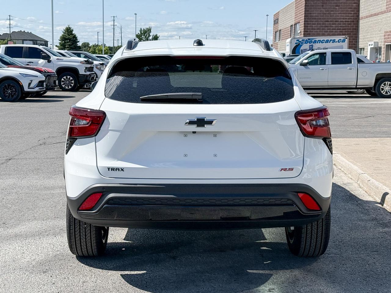 2025 Chevrolet Trax 2RS 1.2L 3 CYL WITH REMOTE START/ENTRY, HEATED SEATS, HEATED STEERING WHEEL, APPLE CARPLAY AND ANDROID AUTO Photo