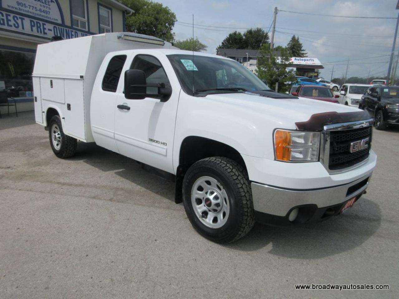 2011 GMC Sierra 3500 1-TON SL-EDITION 5 PASSENGER 6.6L - DIESEL.. 4X4.. EXTENDED-CAB.. COMPONENT-WORK-BOX.. TRAILER BRAKE.. CD/AUX INPUT.. KEYLESS ENTRY.. Photo4