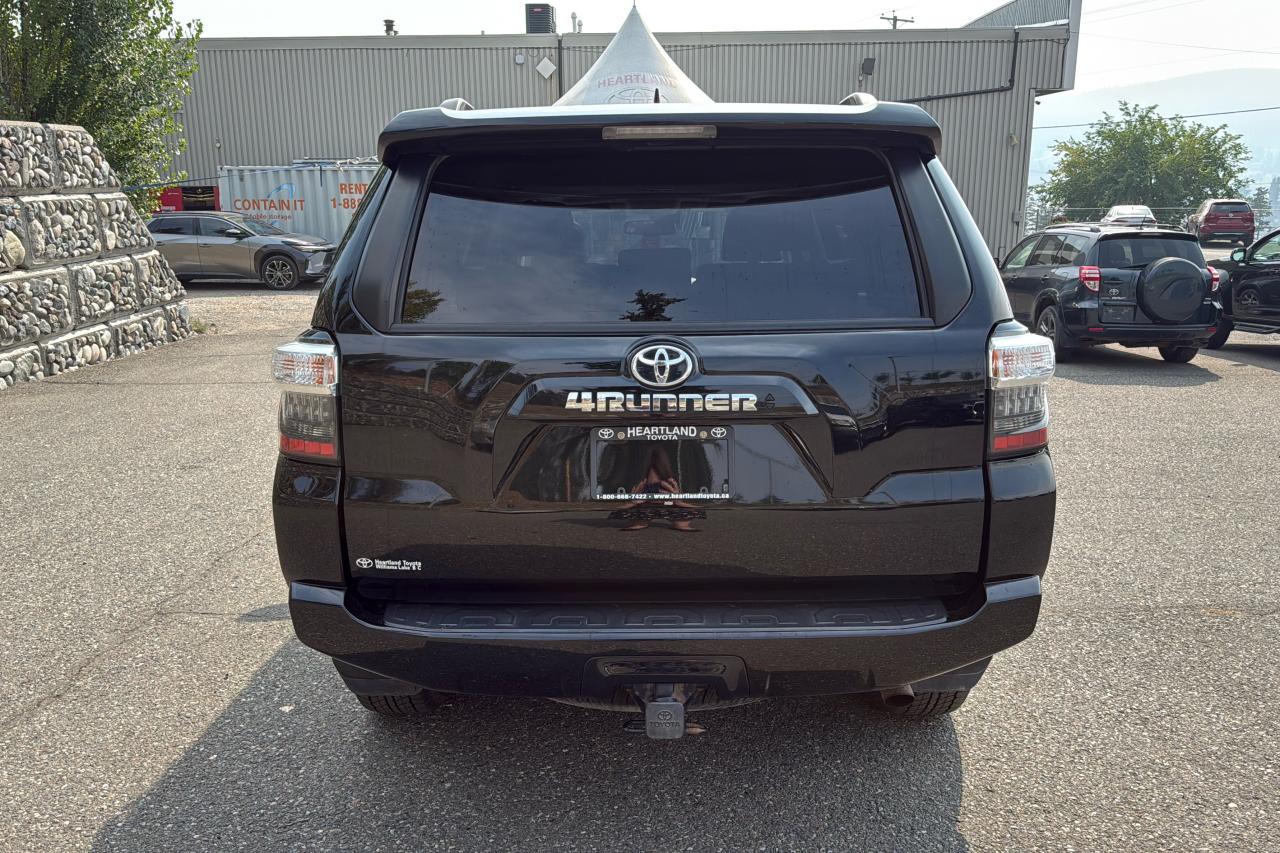2020 Toyota 4Runner SR5 7 PASSENGER Photo