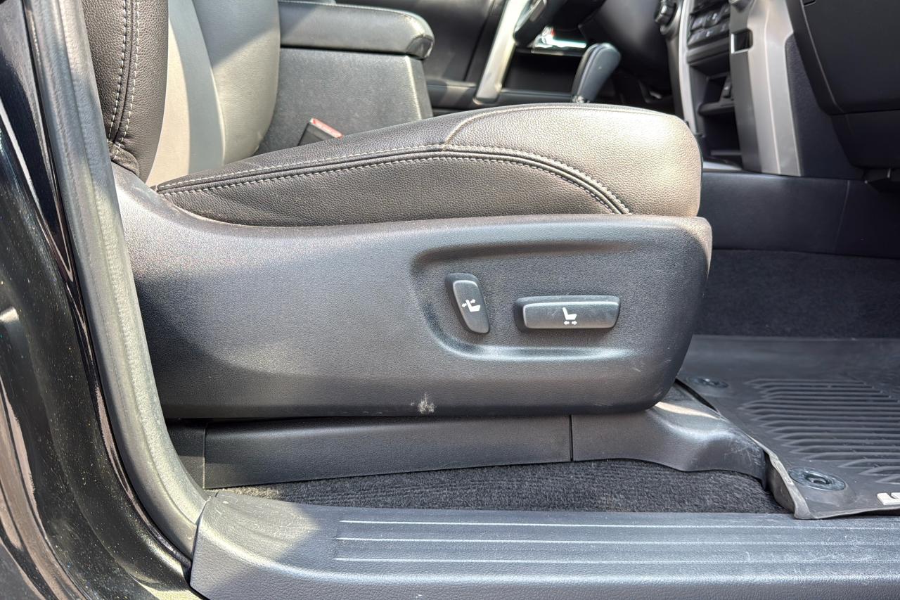 2020 Toyota 4Runner SR5 7 PASSENGER Photo