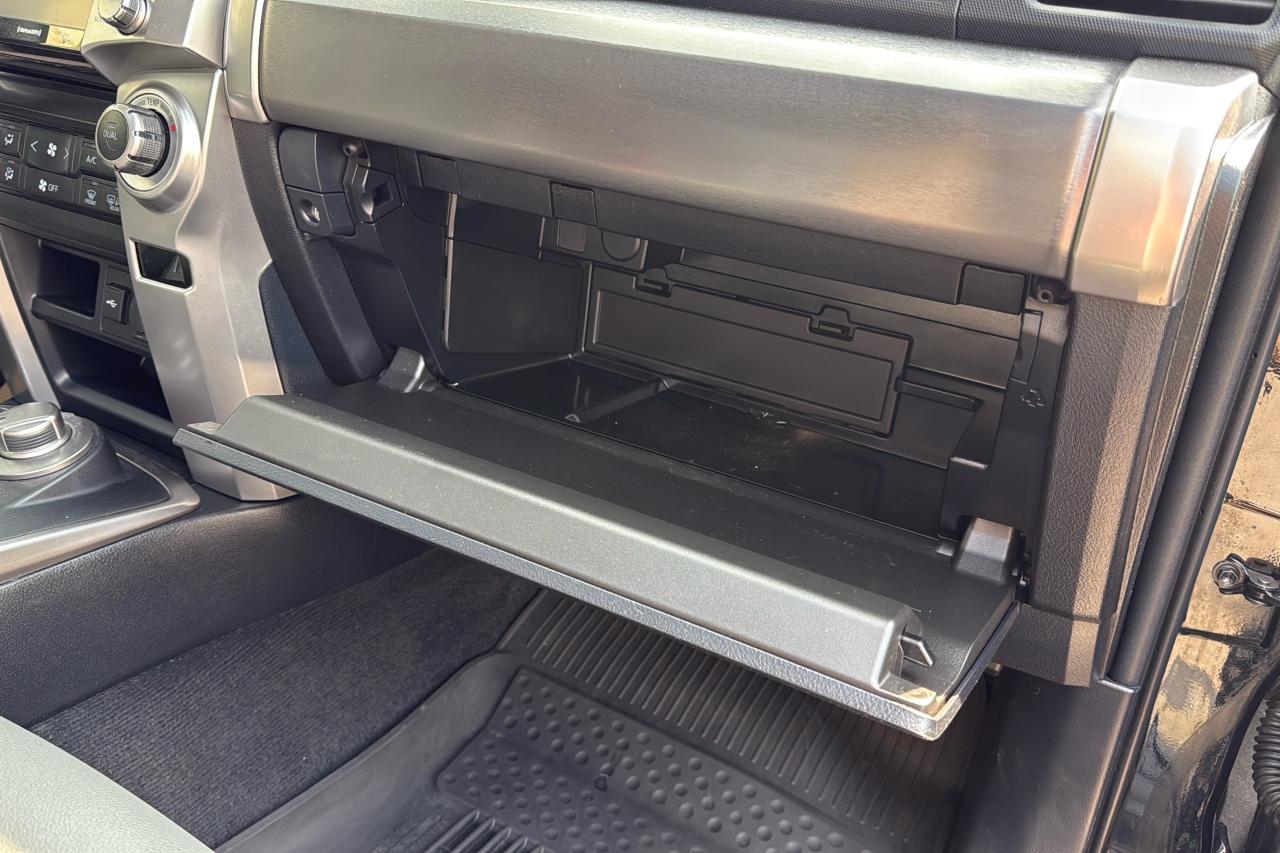 2020 Toyota 4Runner SR5 7 PASSENGER Photo
