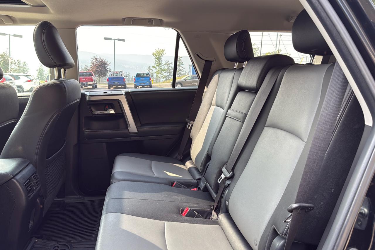 2020 Toyota 4Runner SR5 7 PASSENGER Photo
