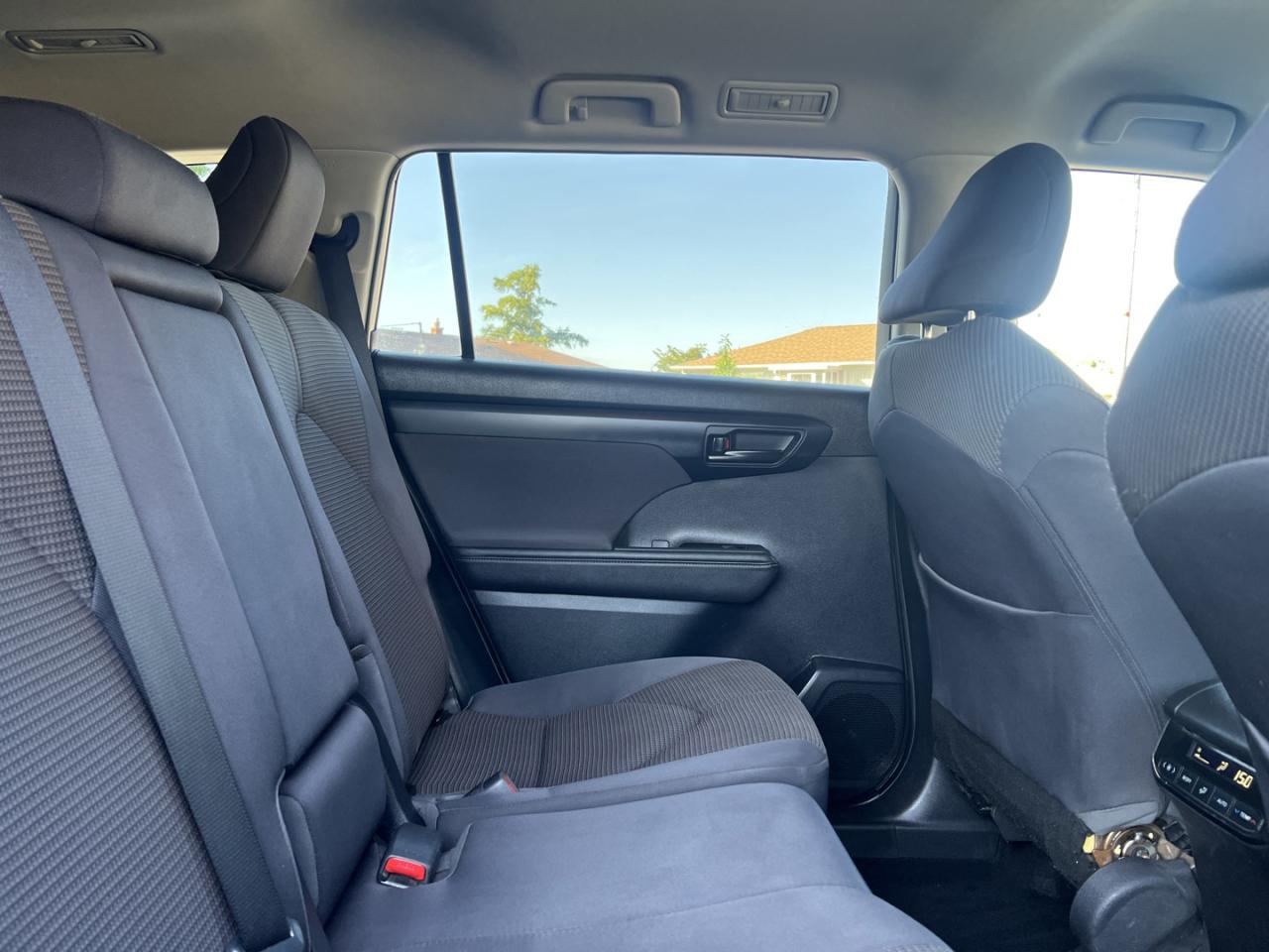 2020 Toyota Highlander LE AWD V6 - Photo #9