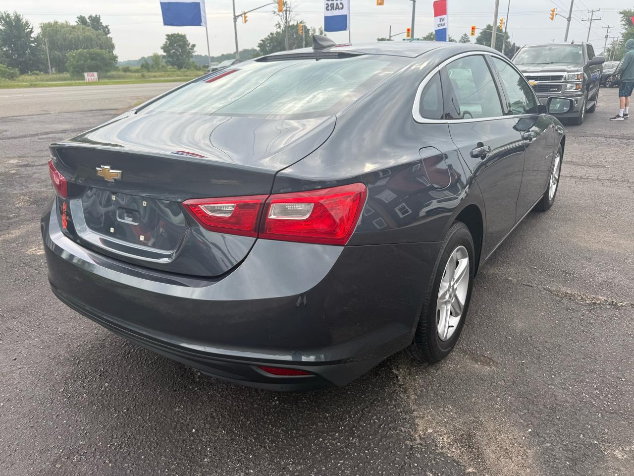 2019 Chevrolet Malibu LS Photo3