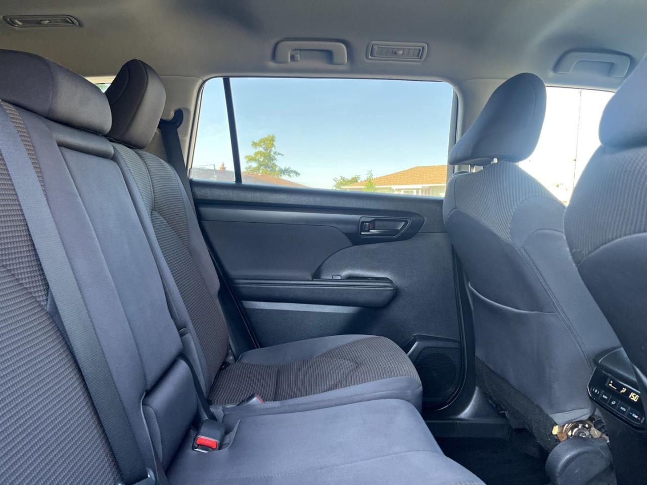 2020 Toyota Highlander LE AWD V6 - Photo #9