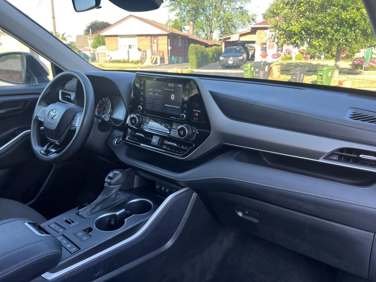 2020 Toyota Highlander LE AWD V6 - Photo #12