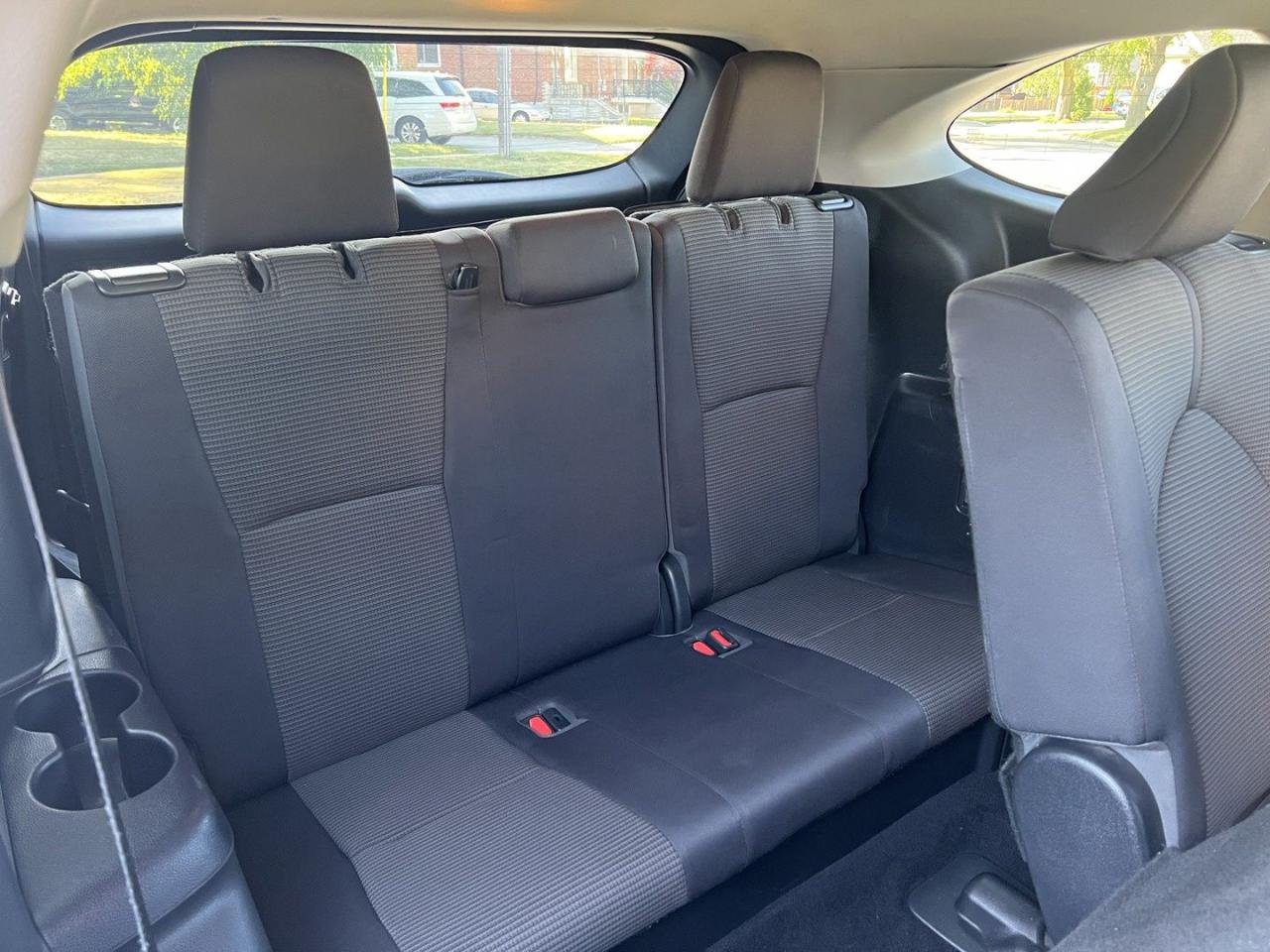 2020 Toyota Highlander LE AWD V6 - Photo #10