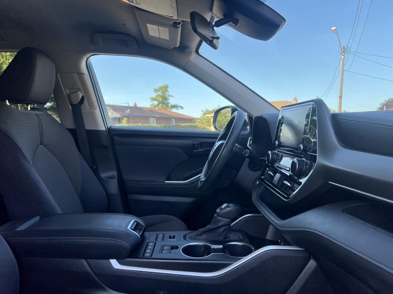 2020 Toyota Highlander LE AWD V6 - Photo #11