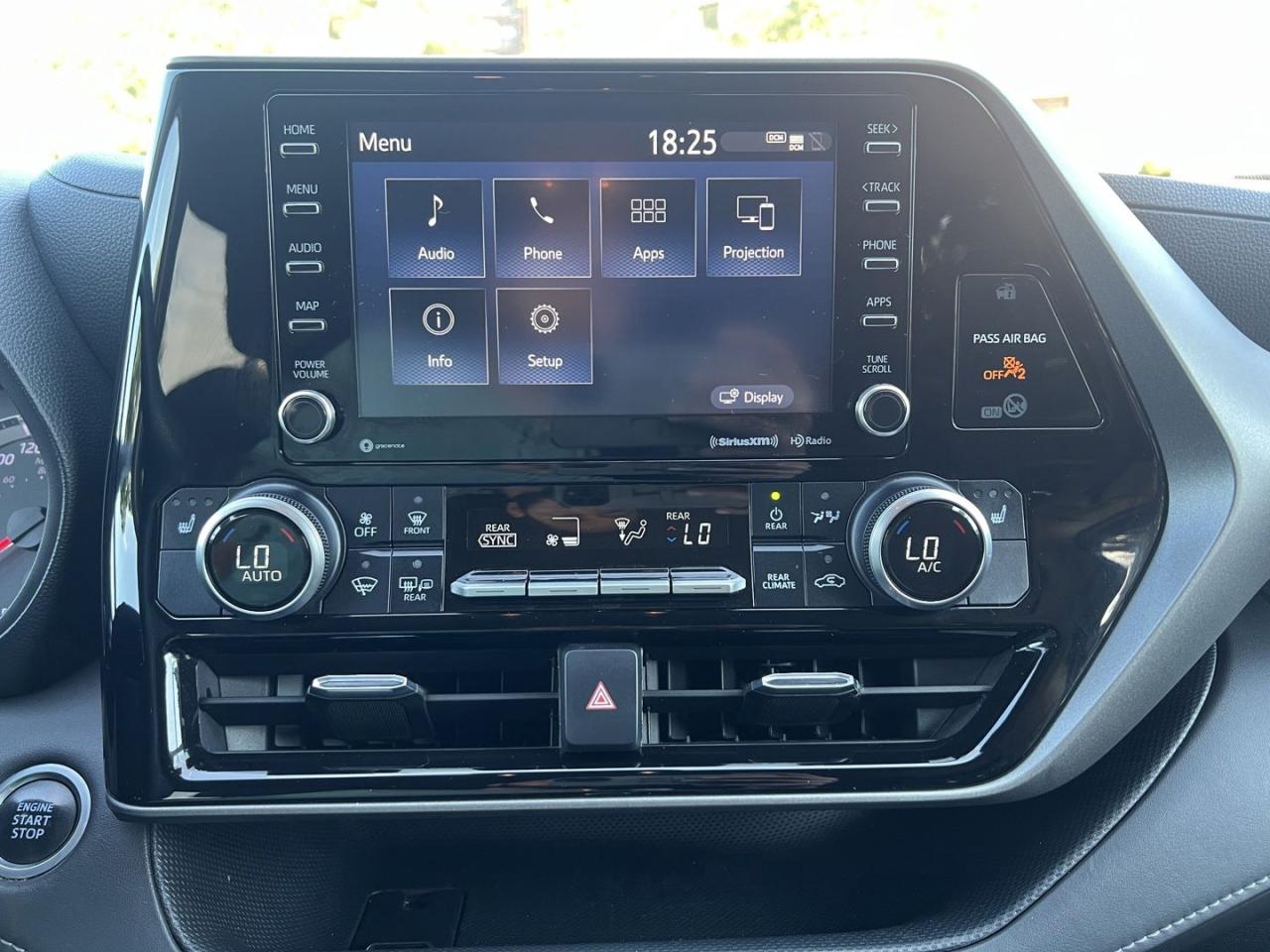 2020 Toyota Highlander LE AWD V6 - Photo #20