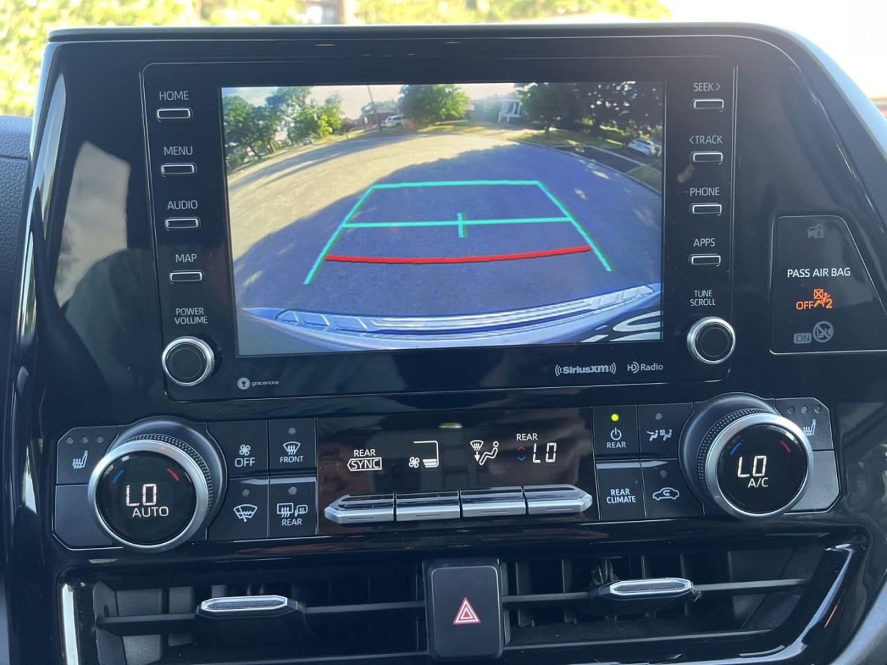 2020 Toyota Highlander LE AWD V6 - Photo #19