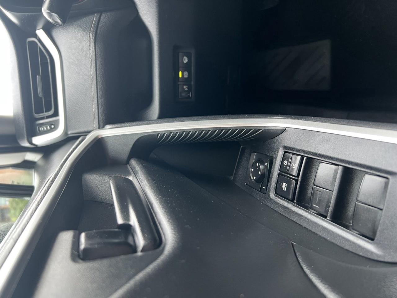 2020 Toyota RAV4 LE - Photo #25
