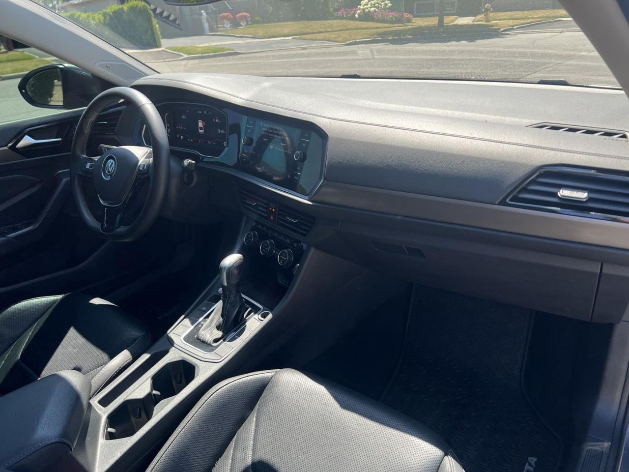 2021 Volkswagen Jetta Execline - Photo #12
