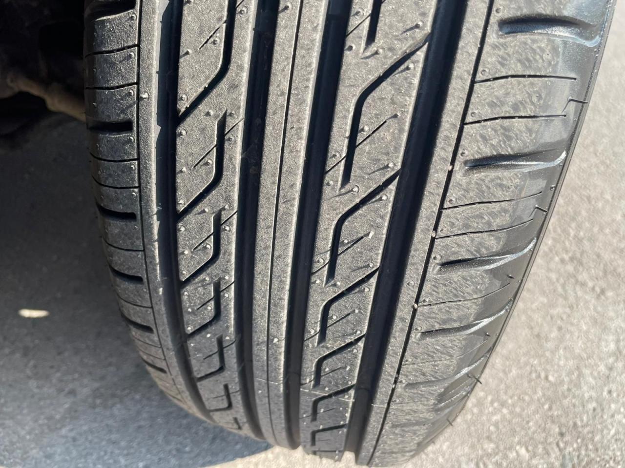 2014 Honda Civic LOW KM AUTO ONE OWNER NO ACCIDENT SAFETY CERTIFED Photo3