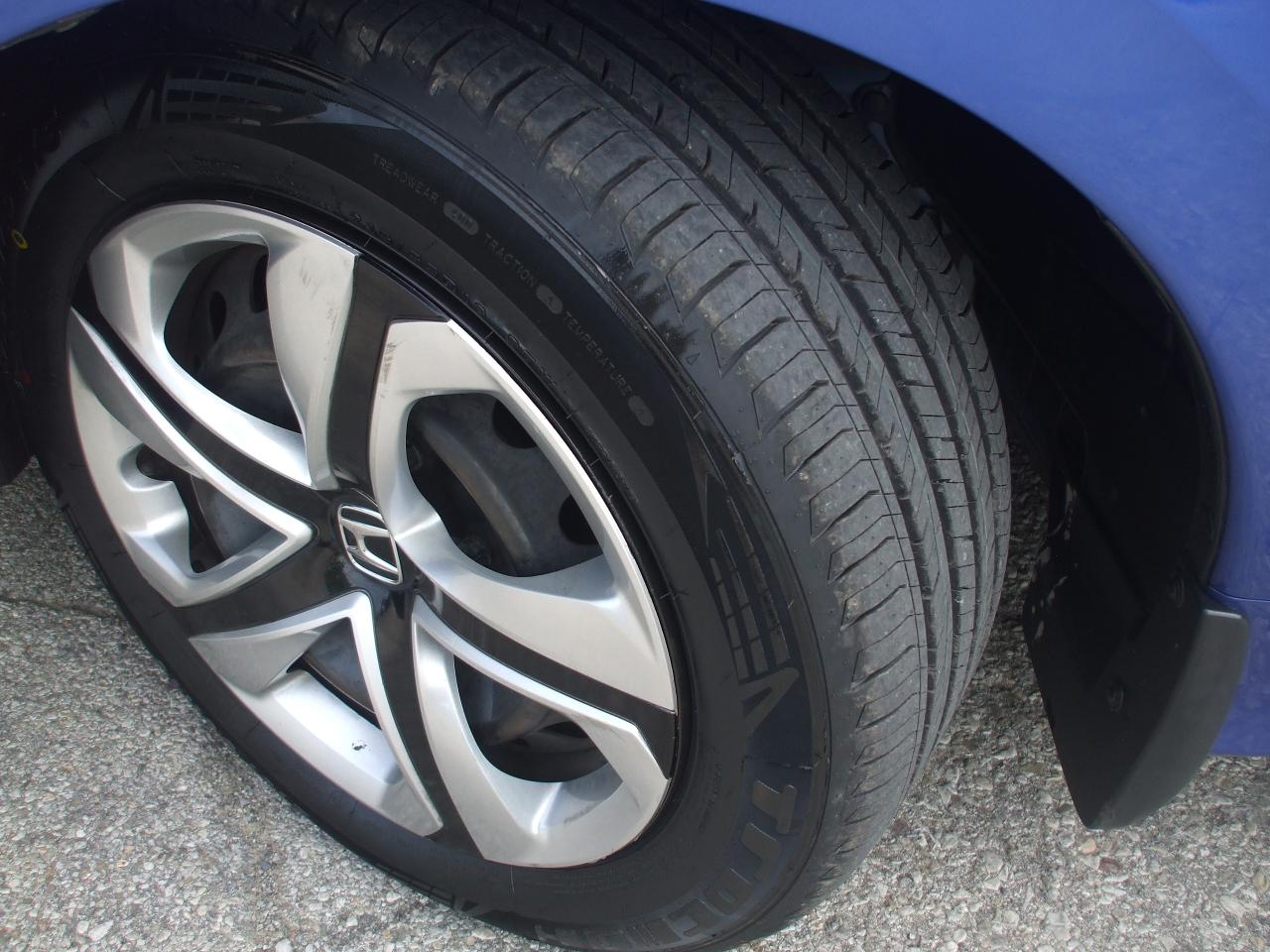 2017 Honda Civic LX,Auto,Certified,Winter Tires on Rims,No Accident - Photo #24