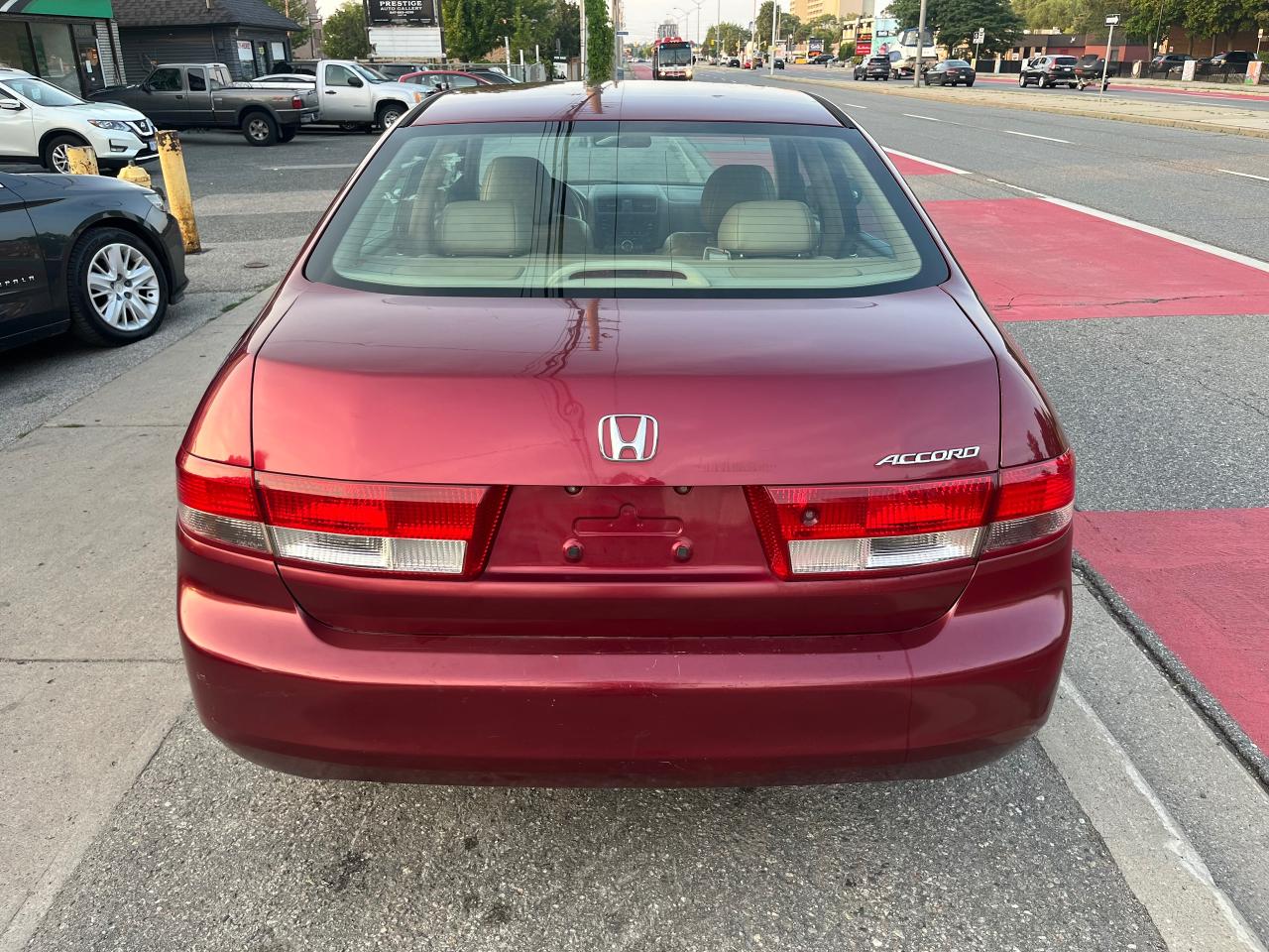 2004 Honda Accord LX-G-SUNROOF-HEATED SEATS-LEATHER-LOW KM! - Photo #3