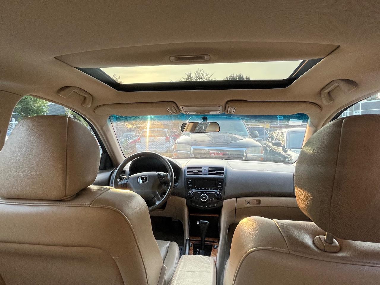 2004 Honda Accord LX-G-SUNROOF-HEATED SEATS-LEATHER-LOW KM! - Photo #16