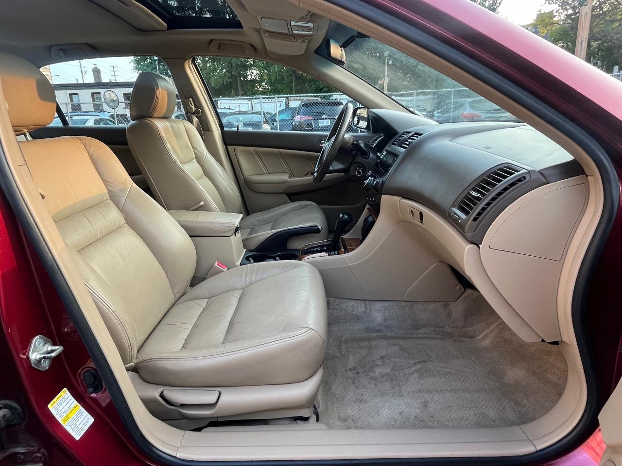 2004 Honda Accord LX-G-SUNROOF-HEATED SEATS-LEATHER-LOW KM! - Photo #14
