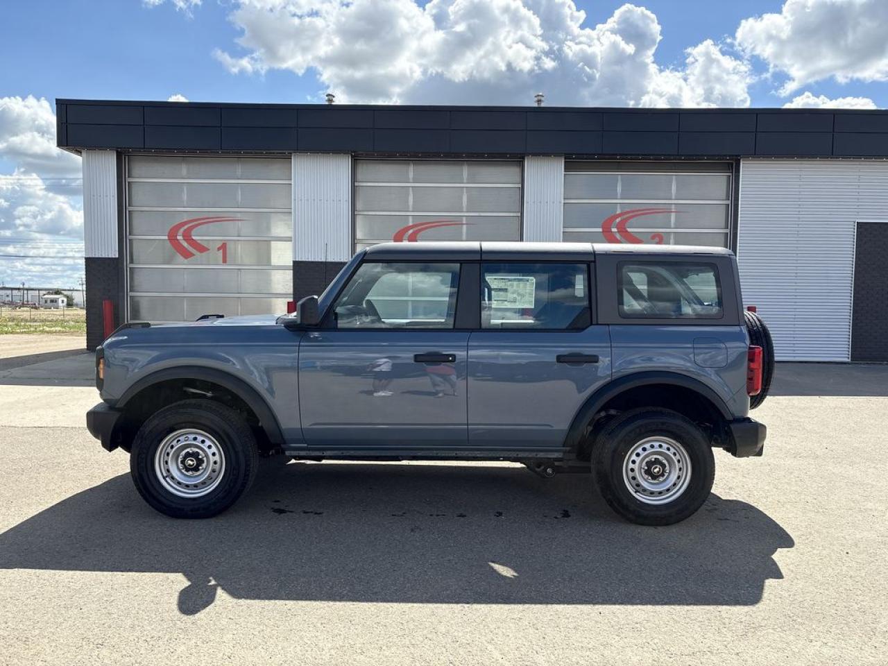 2025 Ford Bronco Base 101A Photo