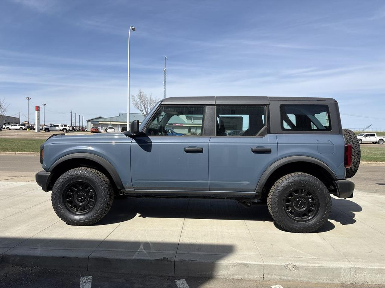 2025 Ford Bronco Base 101A Photo3